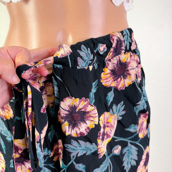 Band Of Gypsies Floral Tie Elastic Waist Wide Leg Pants Black Crimson Small NWT - Picture 3 of 11